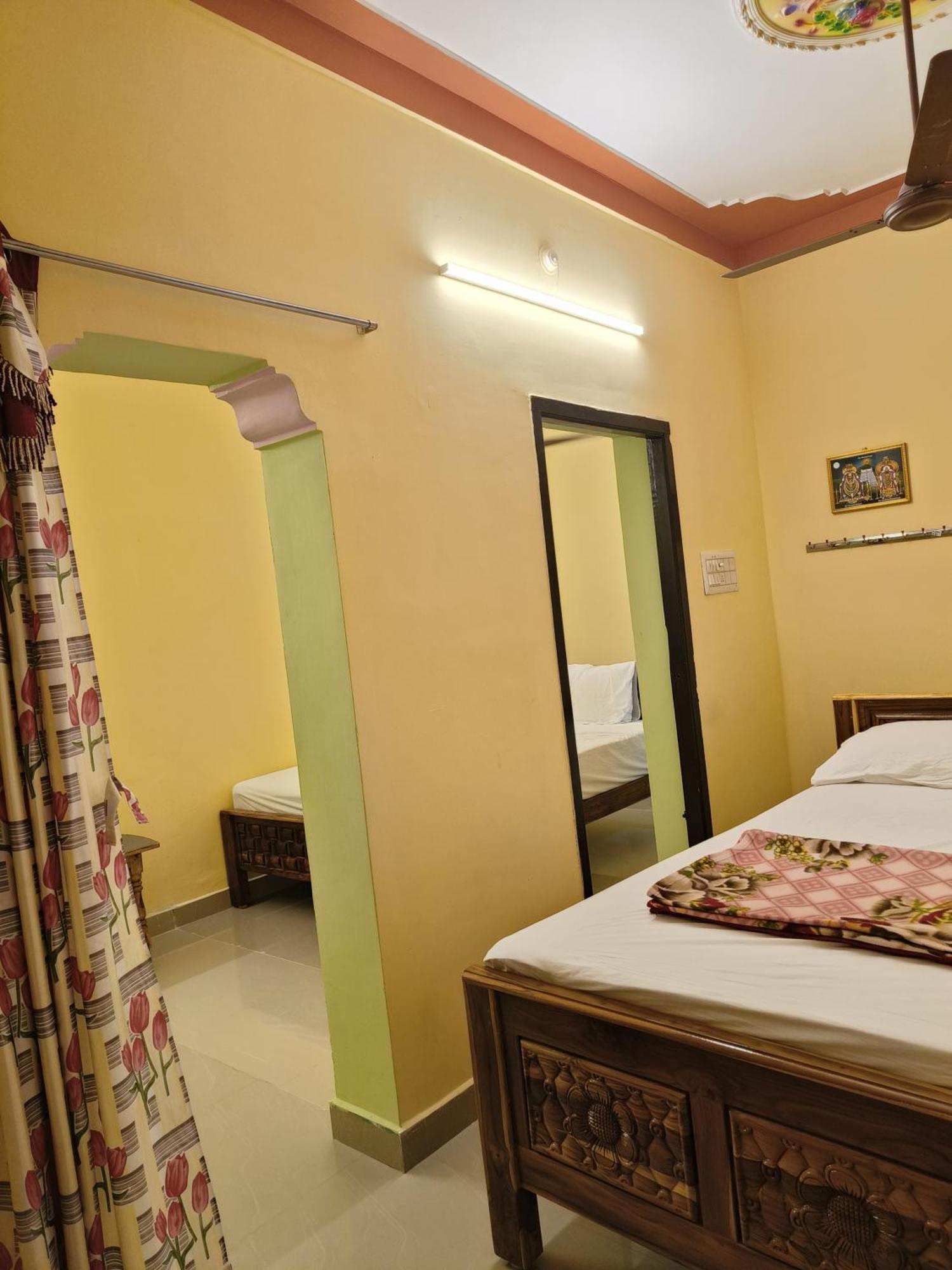 Liya Guest House Tiruvannāmalai Exterior foto