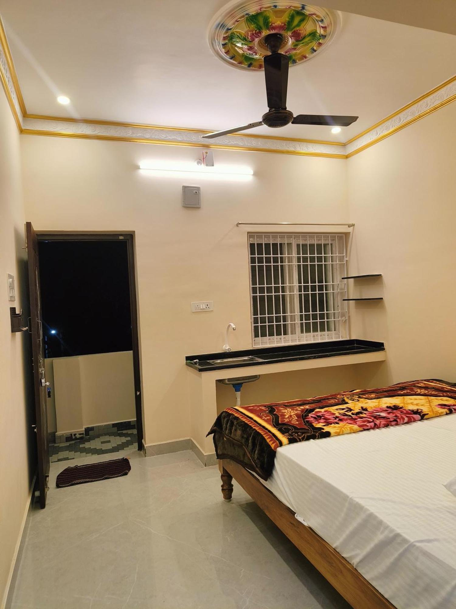 Liya Guest House Tiruvannāmalai Exterior foto